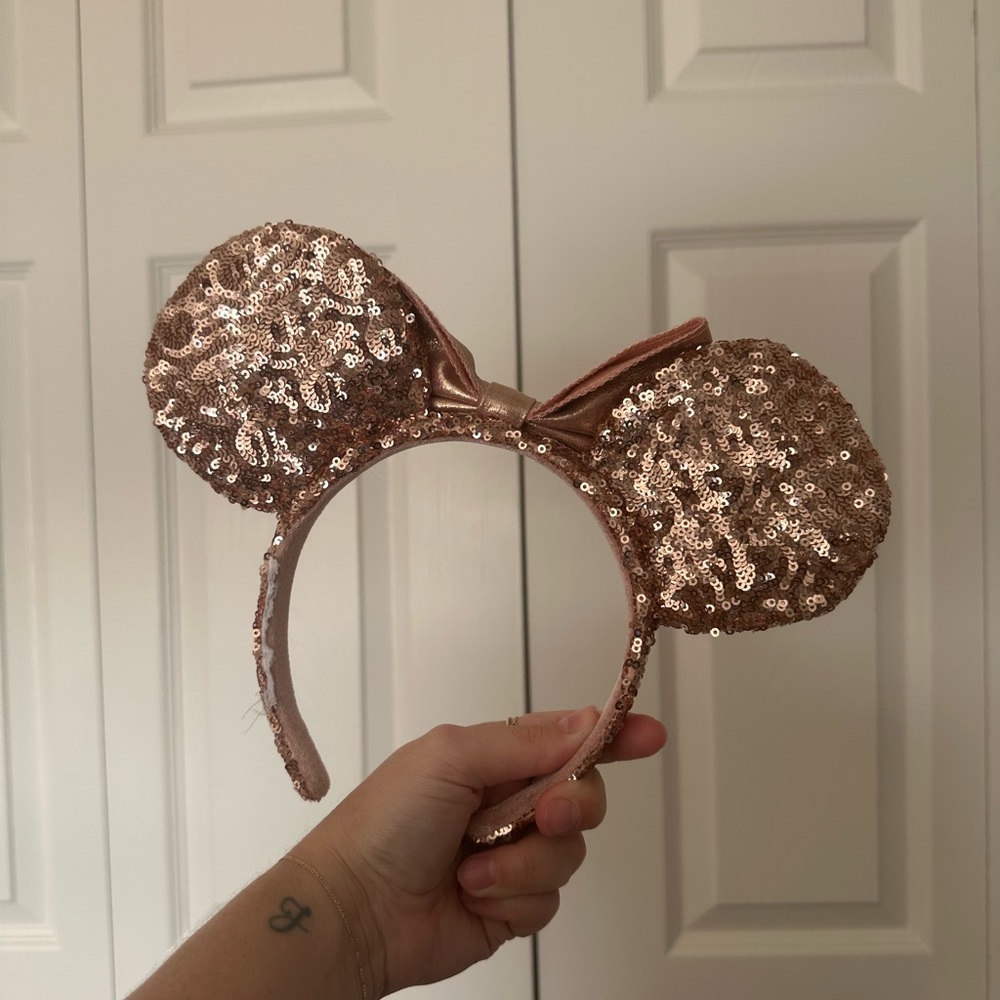 Rose Gold Sequin Minnie Mouse Ears Headband - Picture 2 of 2